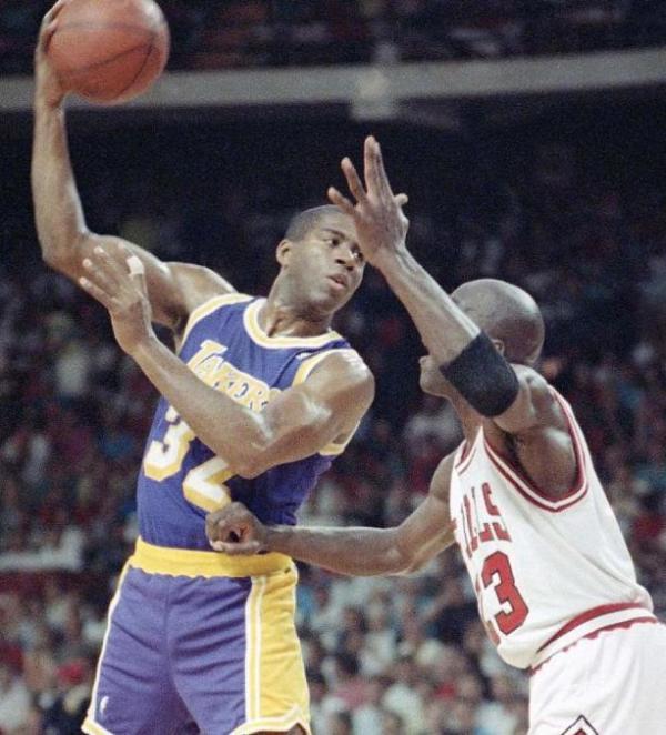 池中奋力划 池中奋力划