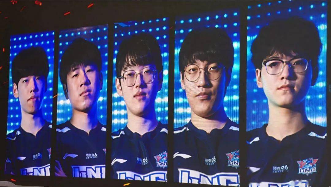 在现代足球 在现代足球