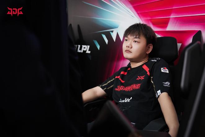 前斯托克队长批评英超半场采访规定:搞这个的人